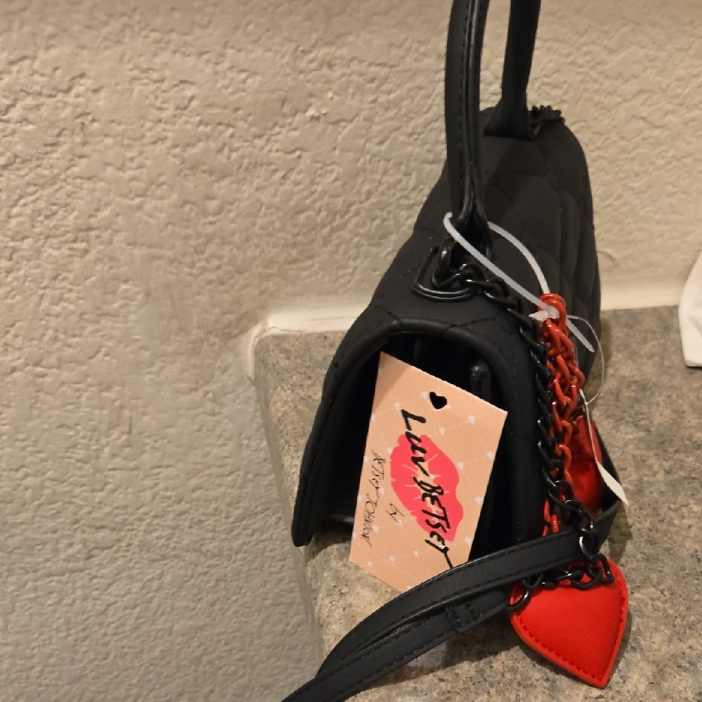 Betsey Johnson Black Mini Bag with Red Heart Accents Nwt - Picture 2 of 5